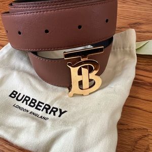 Burberry Reversible Leather Belt